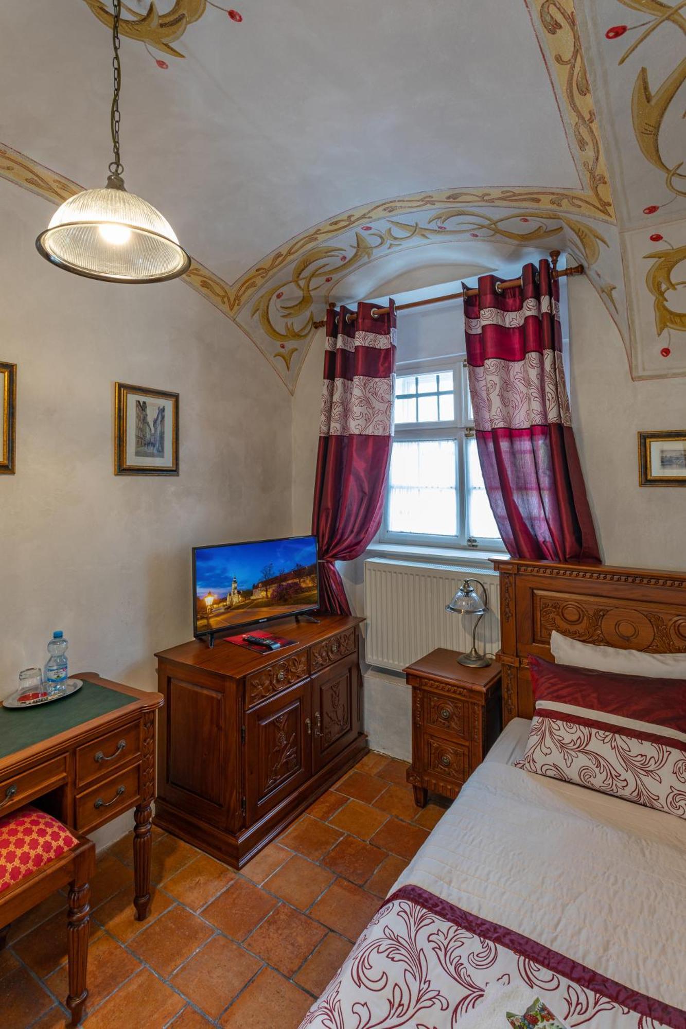 Loreta Hotel Prague Room photo